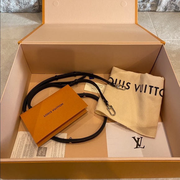 AUTHENTIC Louis Vuitton Mini Lockme Backpack France - Picture 16 of 16